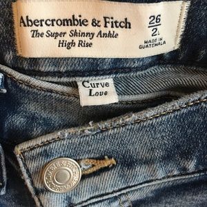 Abercrombie & Fitch The Super Skinny Ankle High Rise-Curve Love